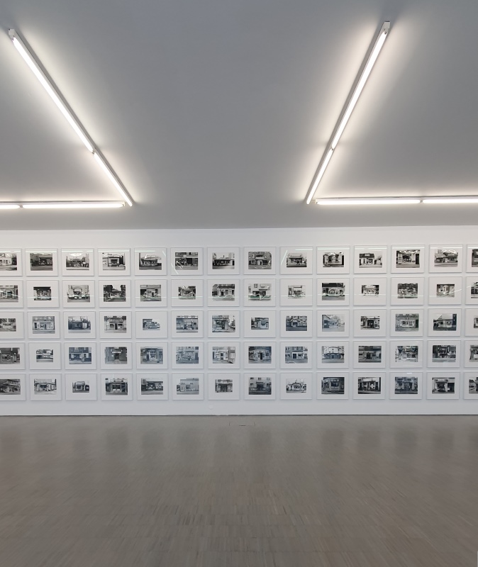 Ausstellungsansicht der Trinkhallenfotos in der Galerie Zander