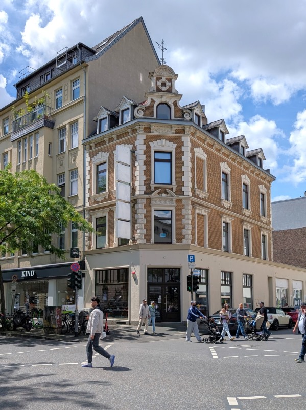 Ampelkreuzung Neusser Straße Ecke Wilhelmstraße